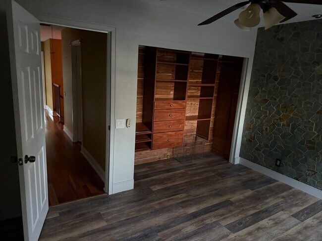 Foto del edificio - 22482 Lake Forest Ln