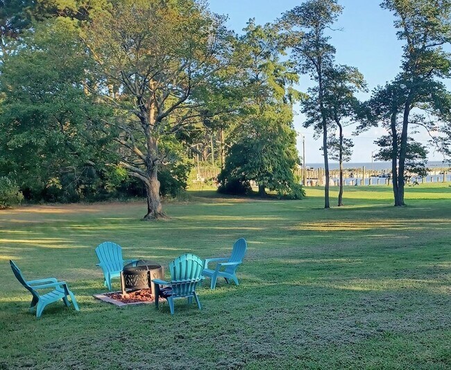 Foto del edificio - 36003 Radcliff Rd