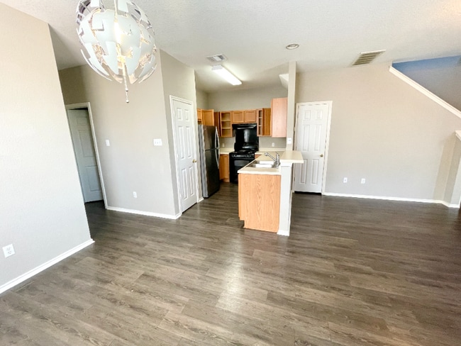 Foto del edificio - 13804 Harris Ridge Blvd