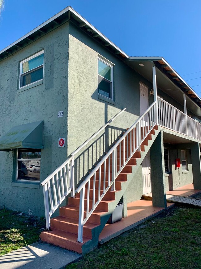 Building Photo - PENDING APPLICATION-2/1 Condo For Rent  in St. Cloud Next Near Excellent Schools