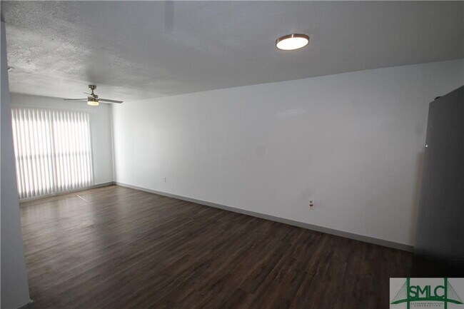 Building Photo - 9309 Dunwoody Dr