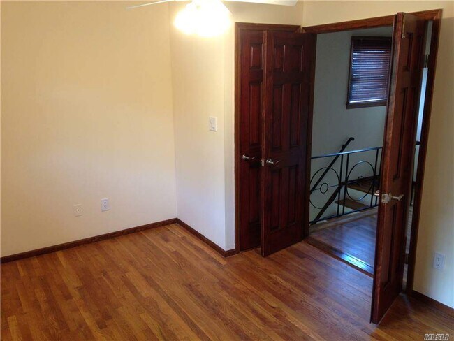 Building Photo - 86 Genesee Dr