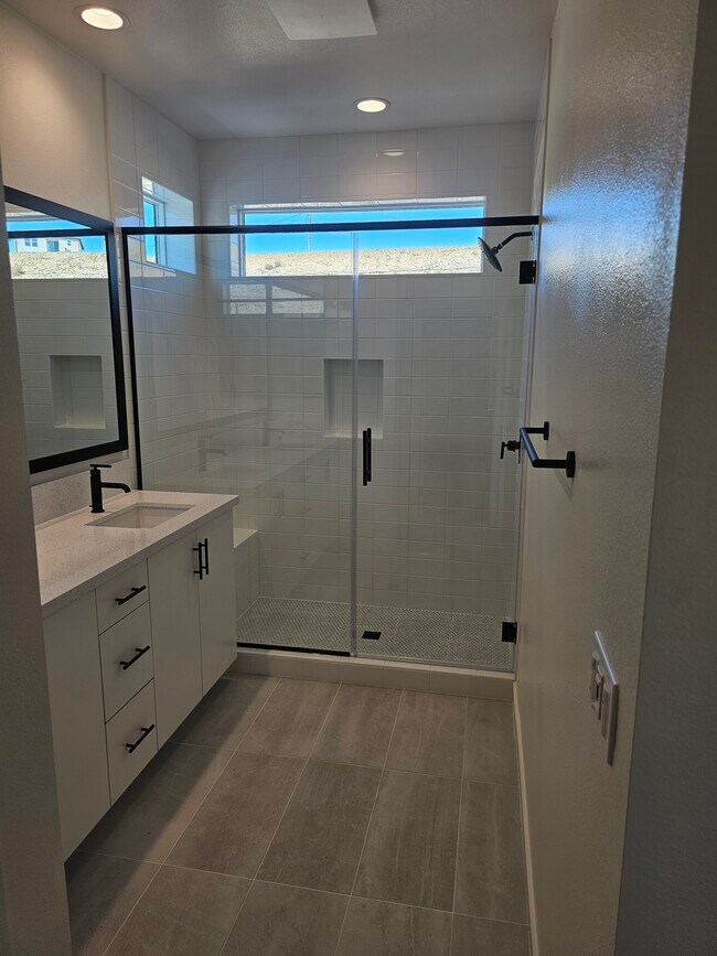 Foto del edificio - 679 Fahrenheit Dr