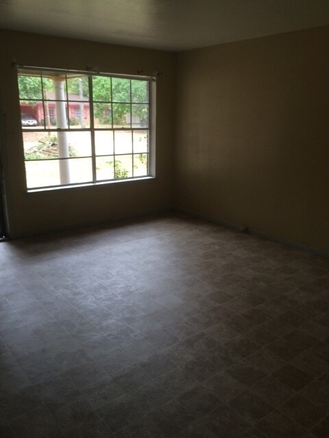 Foto del edificio - 630 Damaka Dr