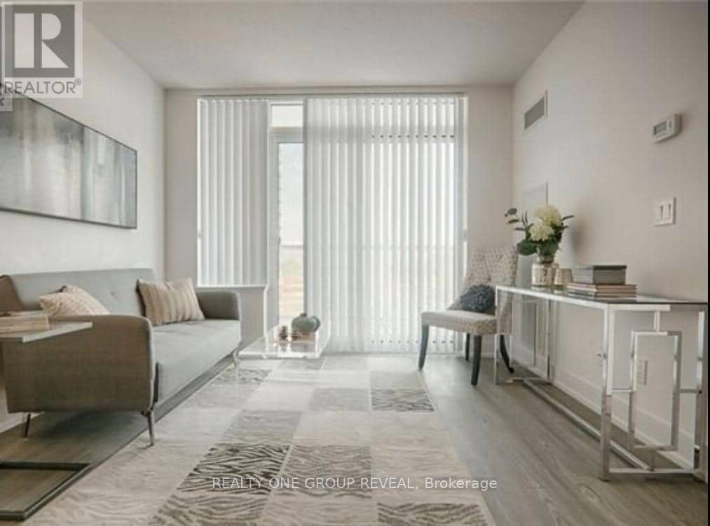 Primary Photo - 1215 Bayly St