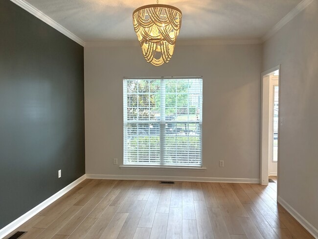 Building Photo - 1673 Jamestown Ave