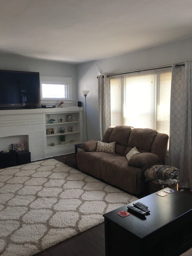 Living room - 42 Commonwealth Ave