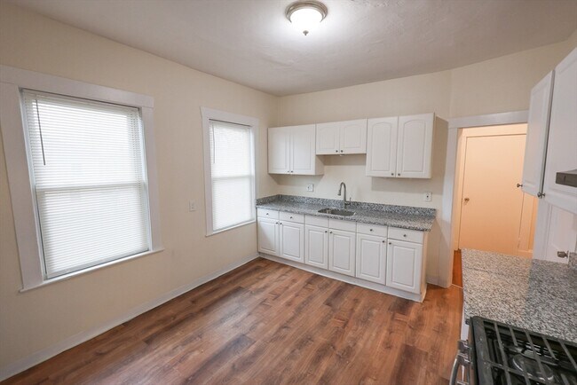 Building Photo - 42 Hiawatha Rd