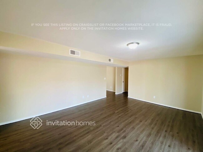 Foto del edificio - 2576 E Commonwealth Cir