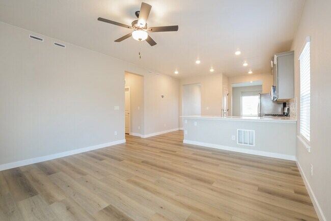 Building Photo - 9462 Truckee Ct