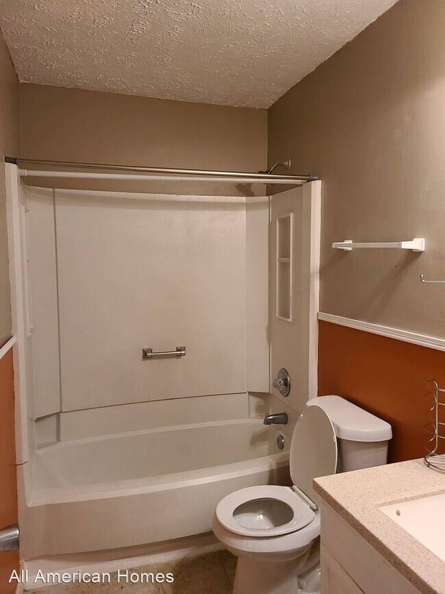 Foto del edificio - 2 br, 2 bath House - 1022 BRADLEY STREET