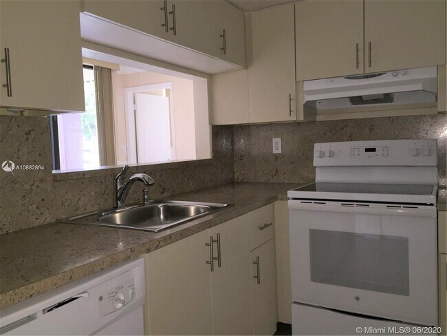 Building Photo - 3611 SW 117th Ave