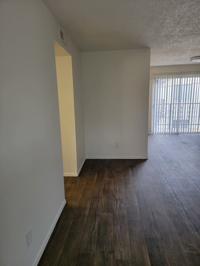 Building Photo - 4808 E Funston St