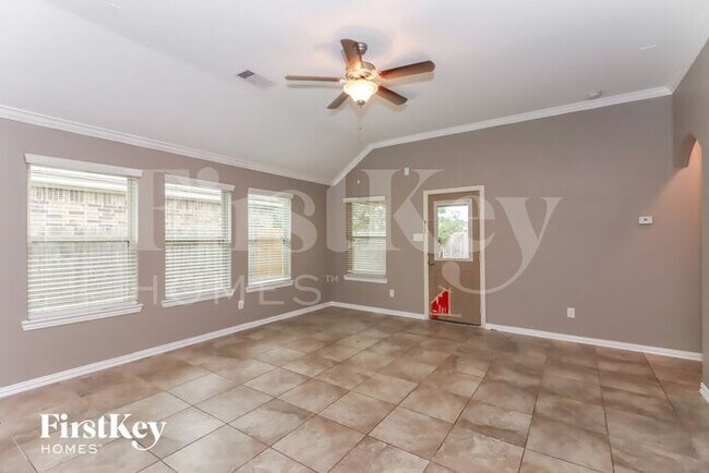 Foto del edificio - 4243 Bearberry Ave