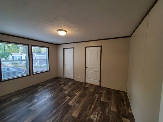 Building Photo - 23 Starling Hill Dr