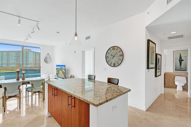 Foto del edificio - 1945 S Ocean Dr