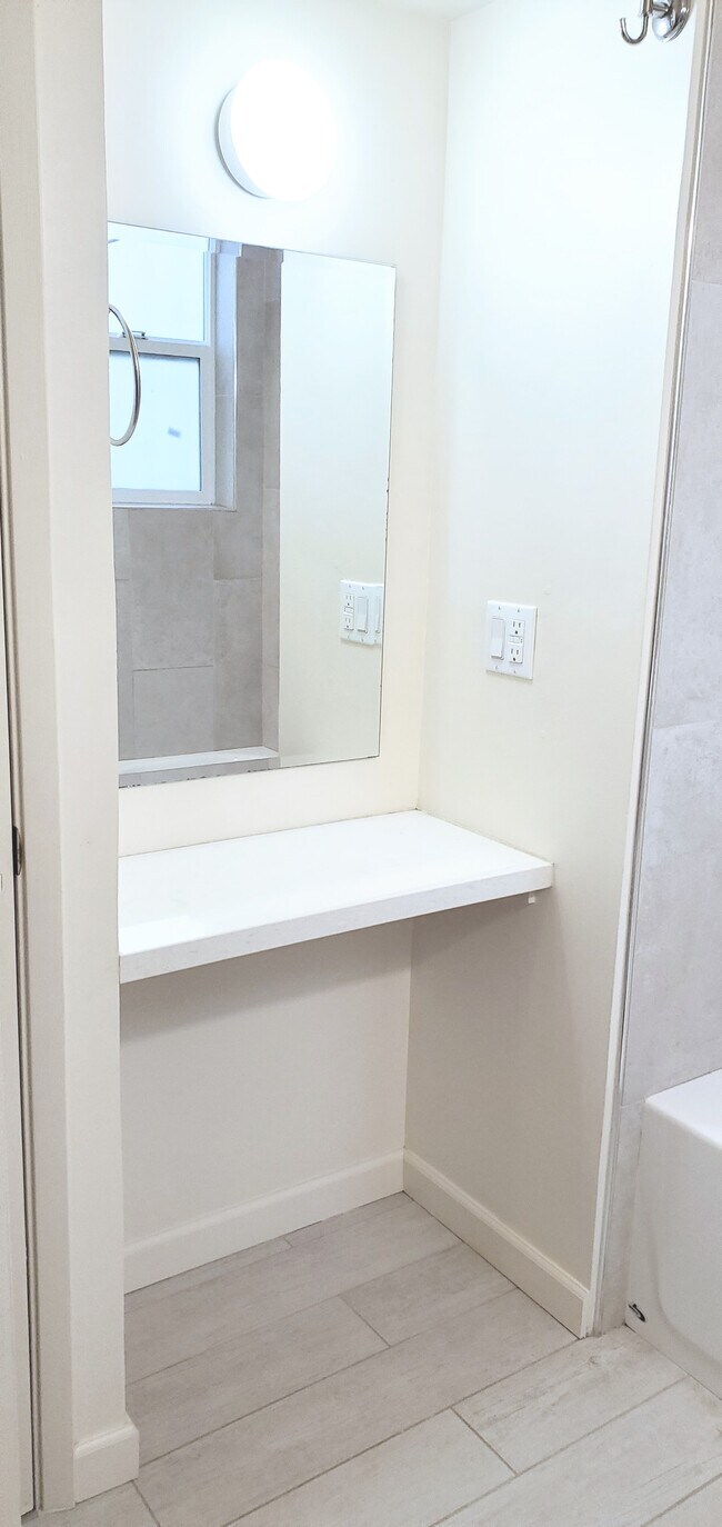 Additional Vanity to sit and put on makeup or get ready - 514 46th Ave