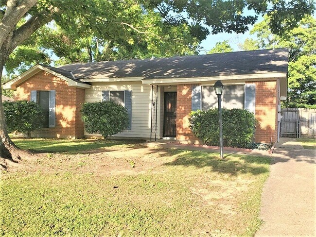 Foto del edificio - Charming 3-Bedroom, 2-Bath Home in Eastern...