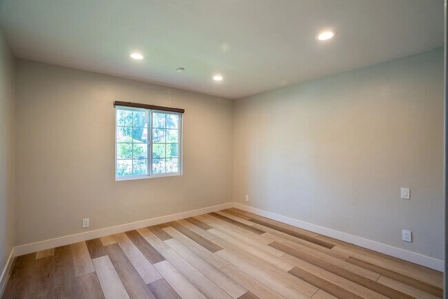 Foto del edificio - 10720 Oregon Ave