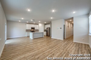 Building Photo - 5935 W Hausman Rd