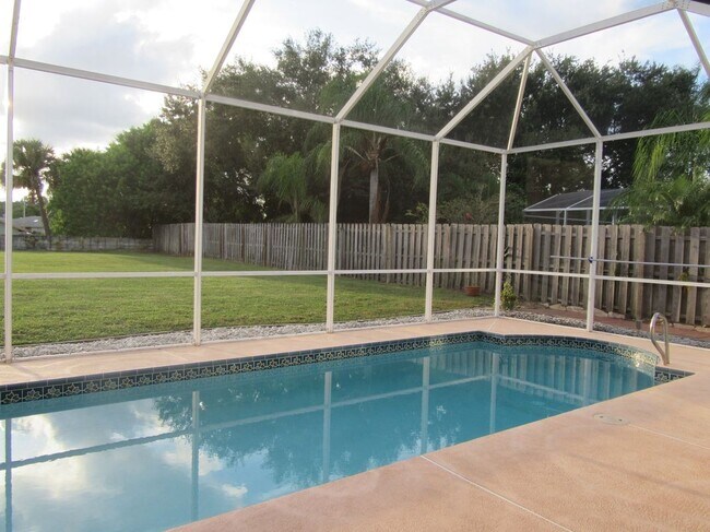 Foto del edificio - 1804 Abbeyridge Dr