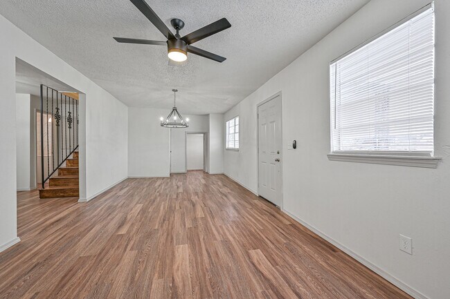 Building Photo - 2445 SW Binkley St