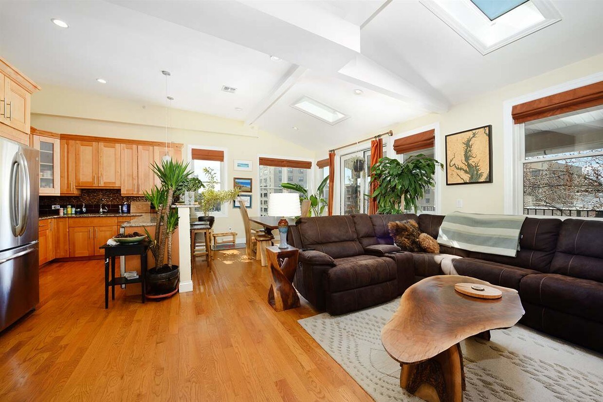 Foto principal - 600 Clinton St