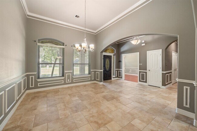 Building Photo - 1019 Monarch Oak Dr