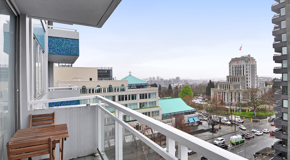 Primary Photo - Hollyburn Court