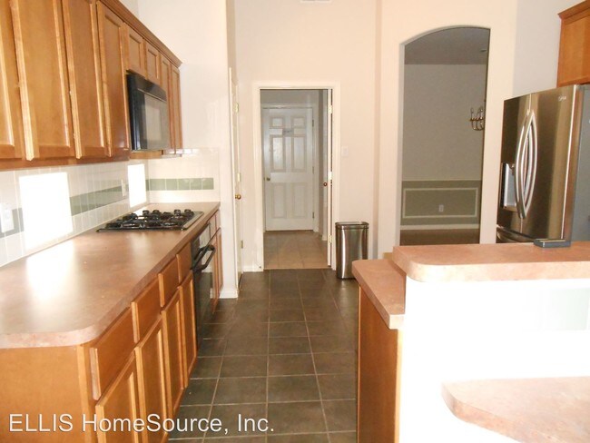 Building Photo - 142 Lairds Dr