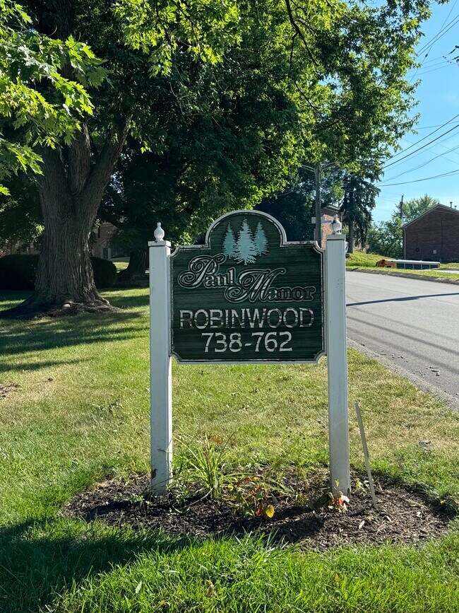 Building Photo - 762 Robinwood Dr