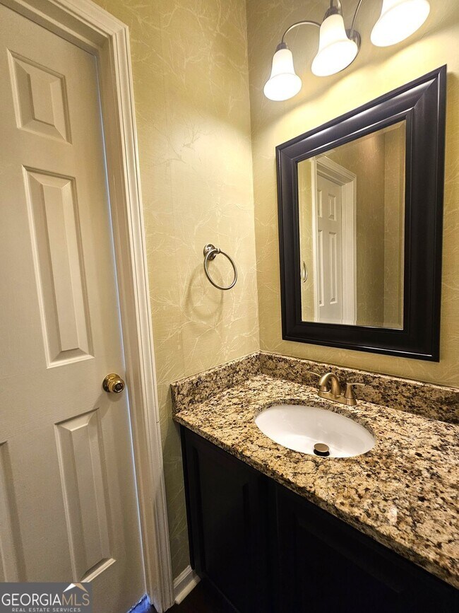 Building Photo - 10805 Pinewalk Forest Cir