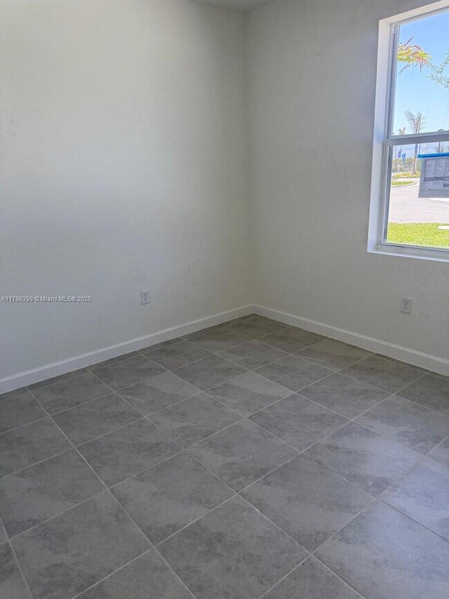 Foto del edificio - 1161 SE 1st St