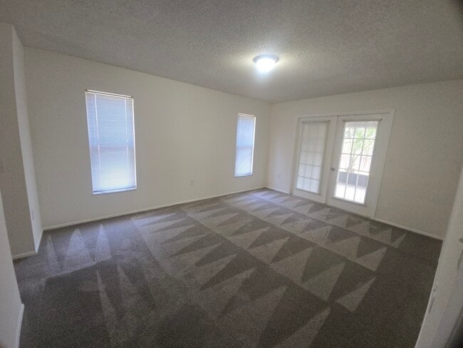Building Photo - 9808 Glen Moor Ln