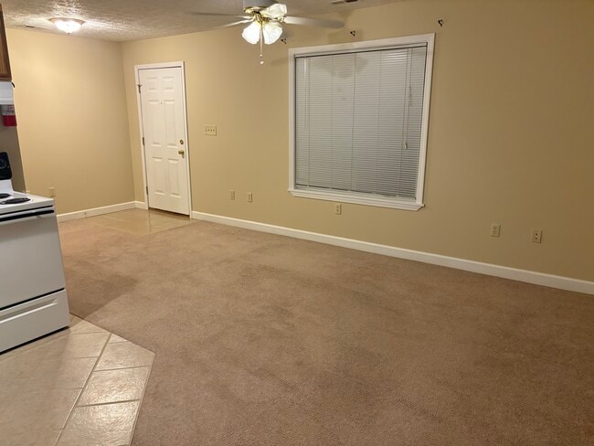 Building Photo - 82 S Pembroke Ave