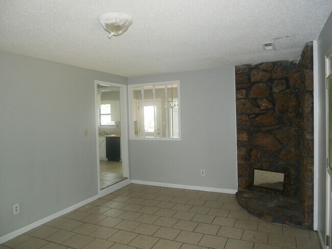 Building Photo - 6315 Yorkshire Cove
