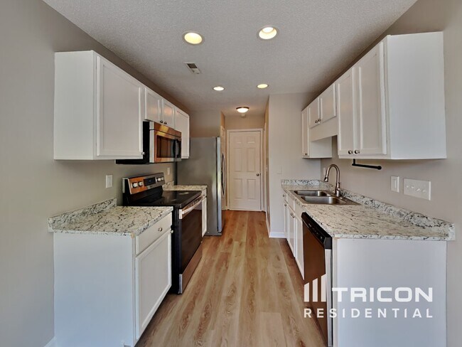Foto del edificio - 7328 Brighton Hill Ln