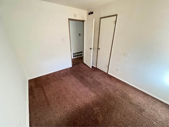 Building Photo - 1405 Wyman St NE