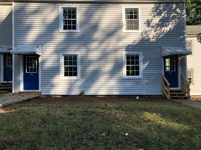 Building Photo - 730 W Dolphin St