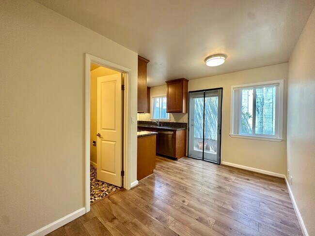 Building Photo - Beautifully Renovated Multi-Level Living C...