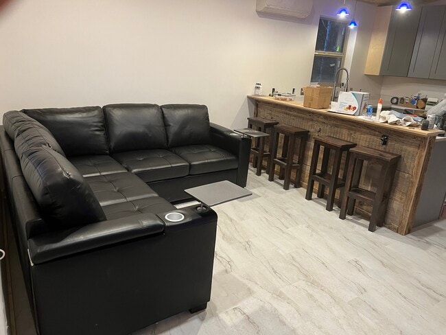 Open Concept - 260 Halferty St