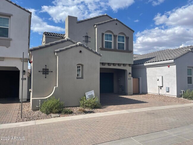 Building Photo - 2462 E Lovebird Ln