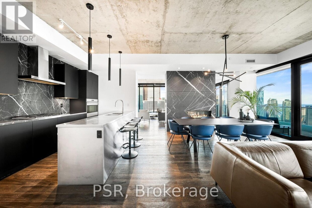 Photo principale - 2906-224-4224 King St W