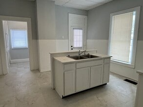 Building Photo - 332 N Arsenal Ave