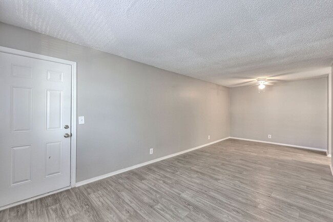 Interior Photo - Solana at Brentwood
