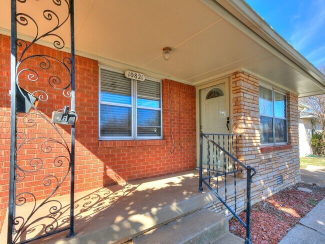Building Photo - Charming 3-Bedroom Home for Rent in The Vi...