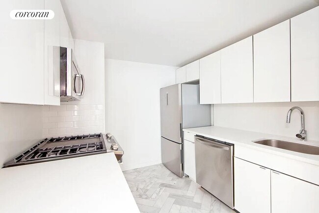 Foto del edificio - 225 E 7th St