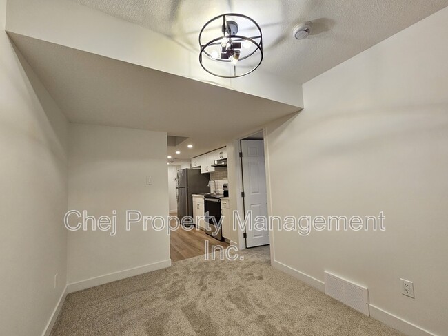 Building Photo - 6353 King Wynd SW