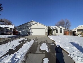 Building Photo - 2260 N Baywing Hawk Pl