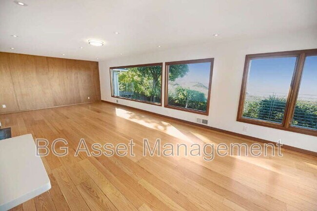 Building Photo - 1411 Arlington Blvd